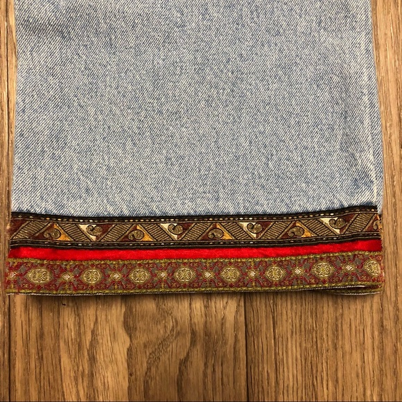 Cropped London Jeans With Ribbon Trim - Picture 5 of 12